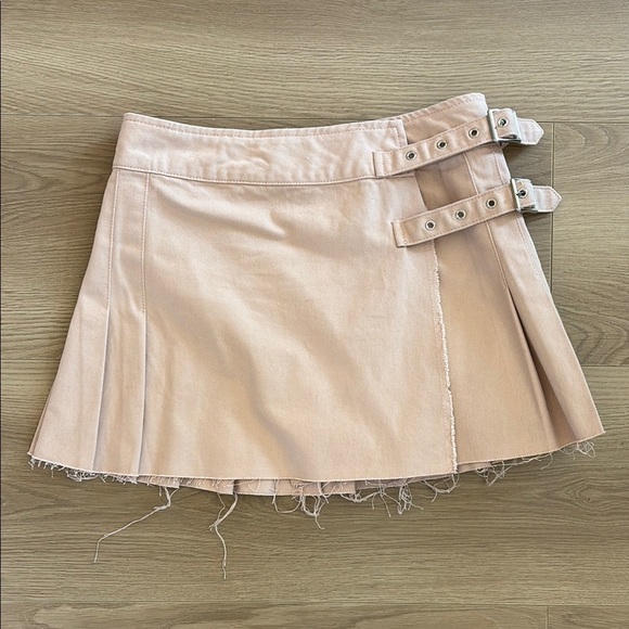 ASOS DESIGN denim buckle distressed pleated mini skirt in stone 0118 - Picture 5 of 10